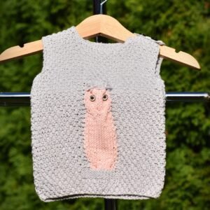 kézzel kötött kislány mellény