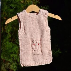 kézzel kötött kislány mellény