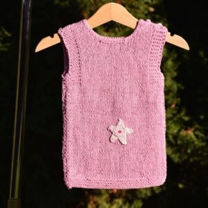 kézzel kötött kislány mellény