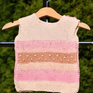 kézzel kötött kislány mellény