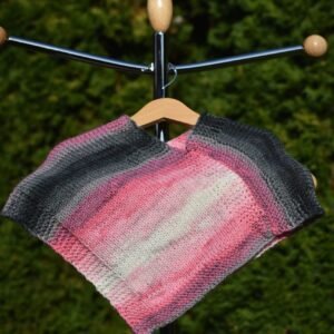 kézzel kötött kislány poncsó