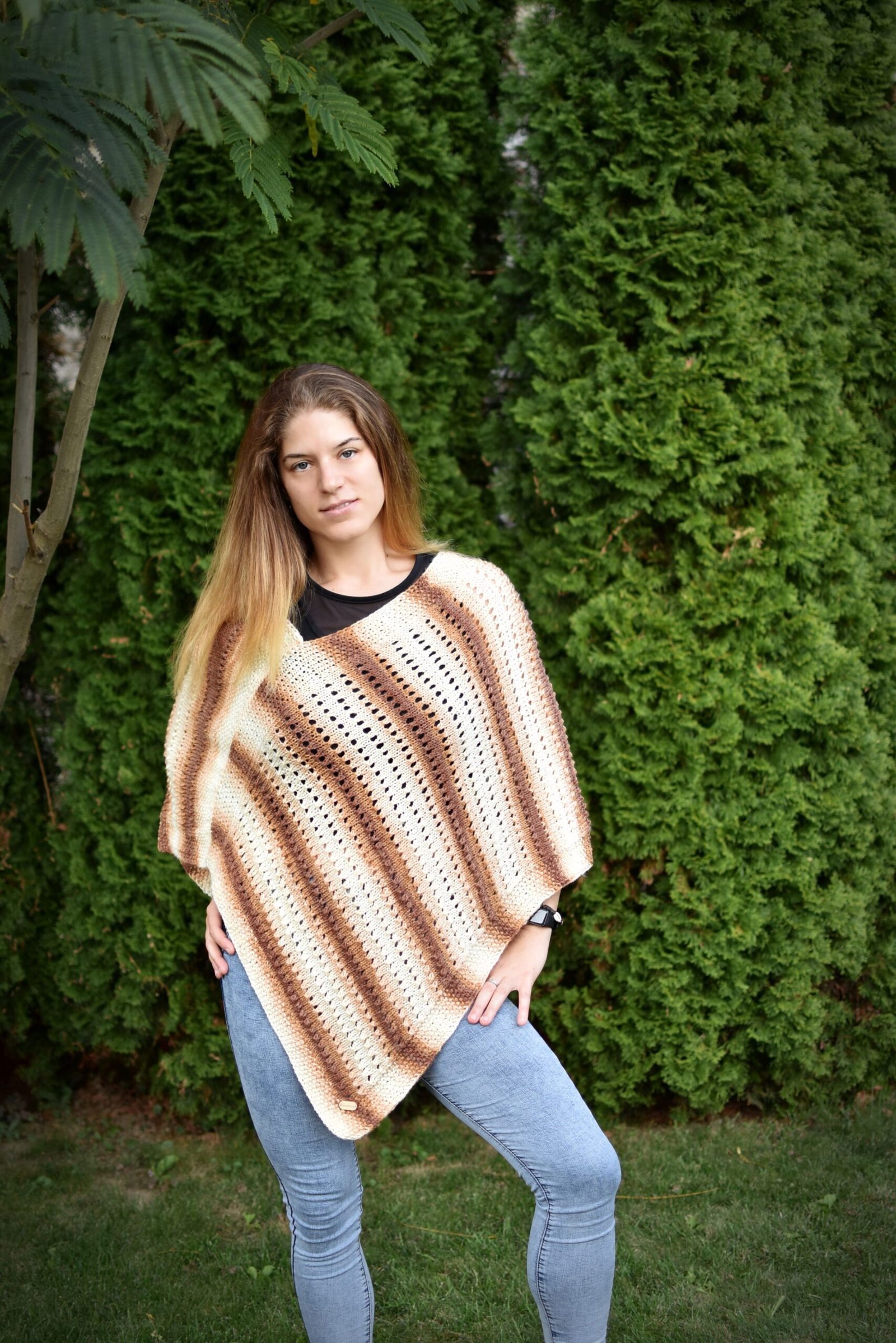 kézzel kötött anti-philling alapú poncsó kézzel kötött anti-philling alapú poncsó