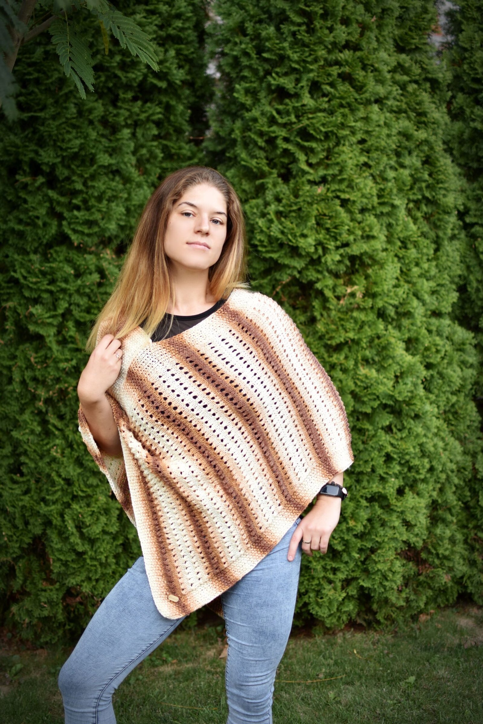 kézzel kötött anti-philling alapú poncsó kézzel kötött anti-philling alapú poncsó