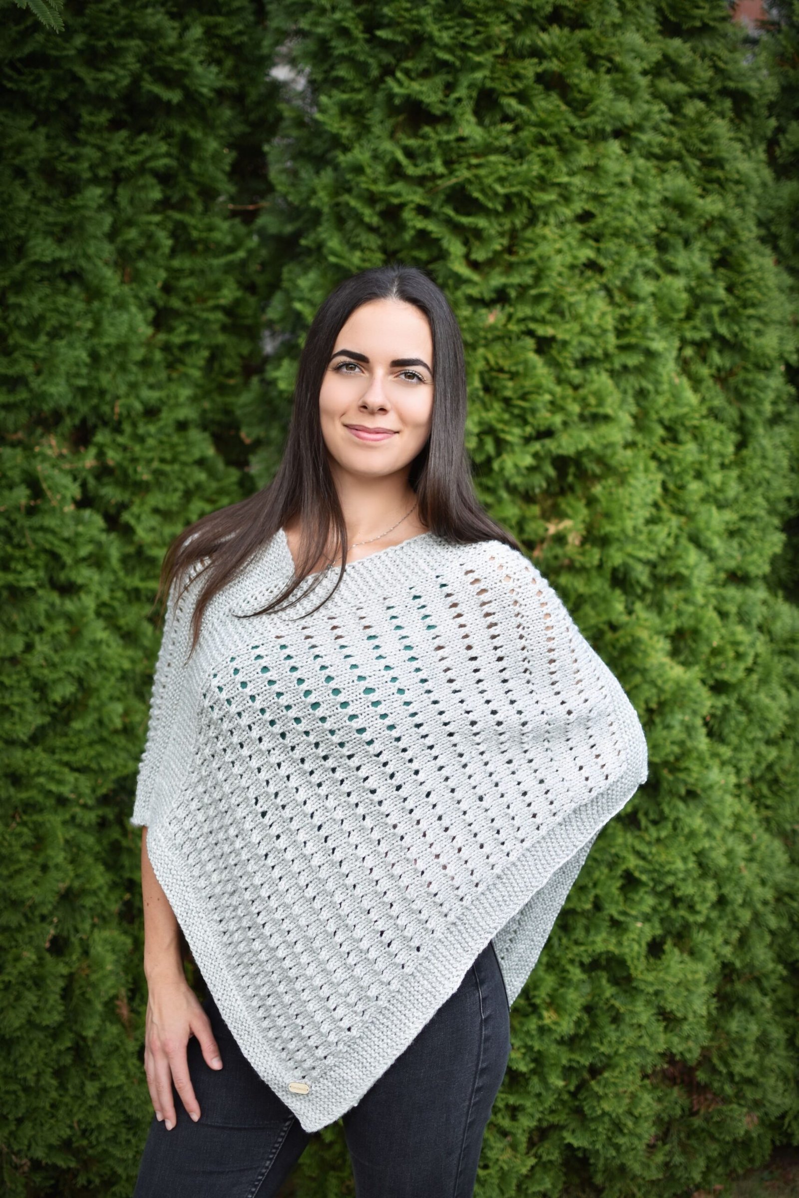 kézzel kötött anti-philling alapú poncsó kézzel kötött anti-philling alapú poncsó