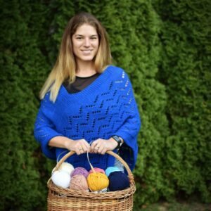 kézzel kötött bambusz alapú poncsó