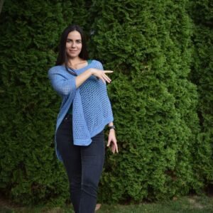 kézzel kötött pamut alapú poncsó